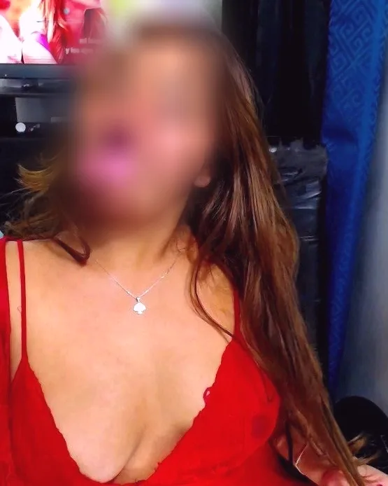 Ela, 27