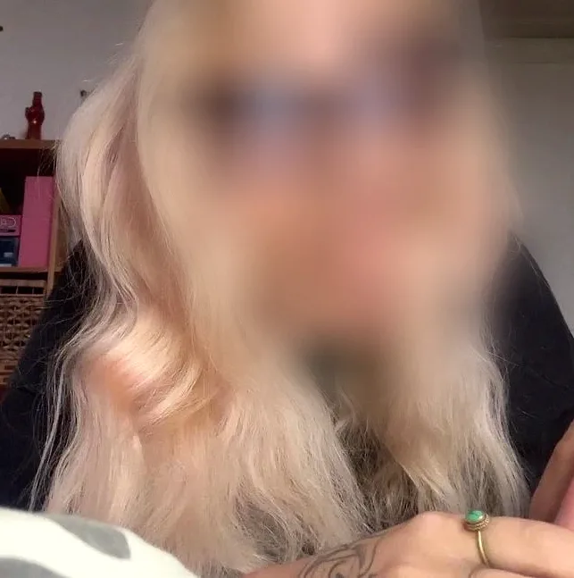Kira, 23