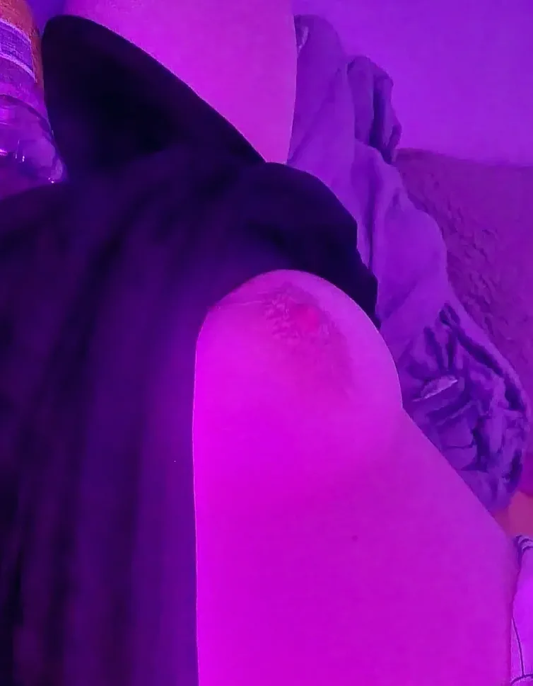 Lara, 34