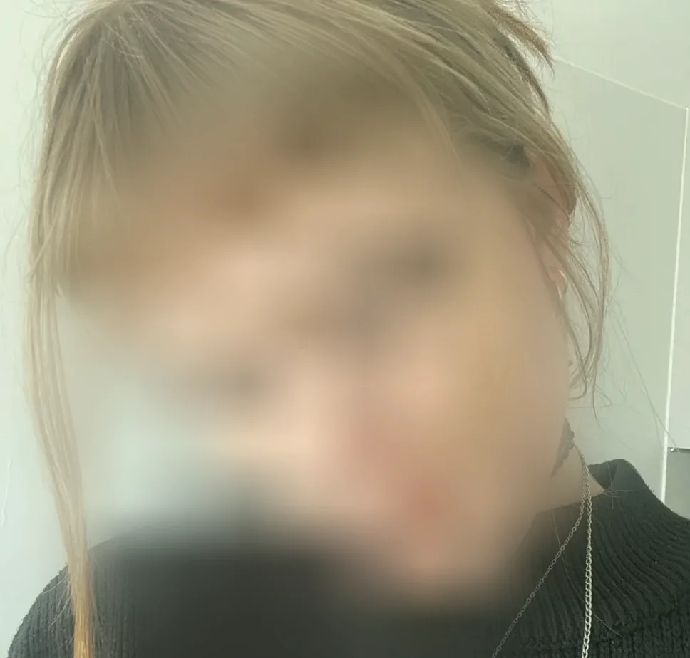 Lara, 19