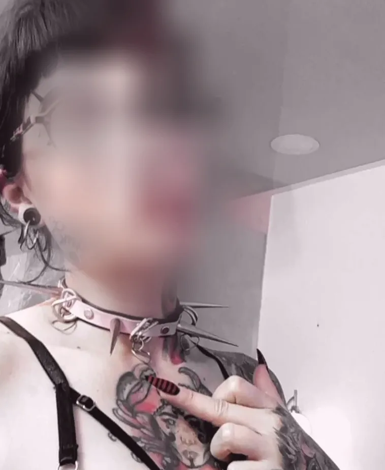 Simone, 27