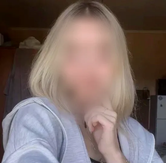 Sophie, 20
