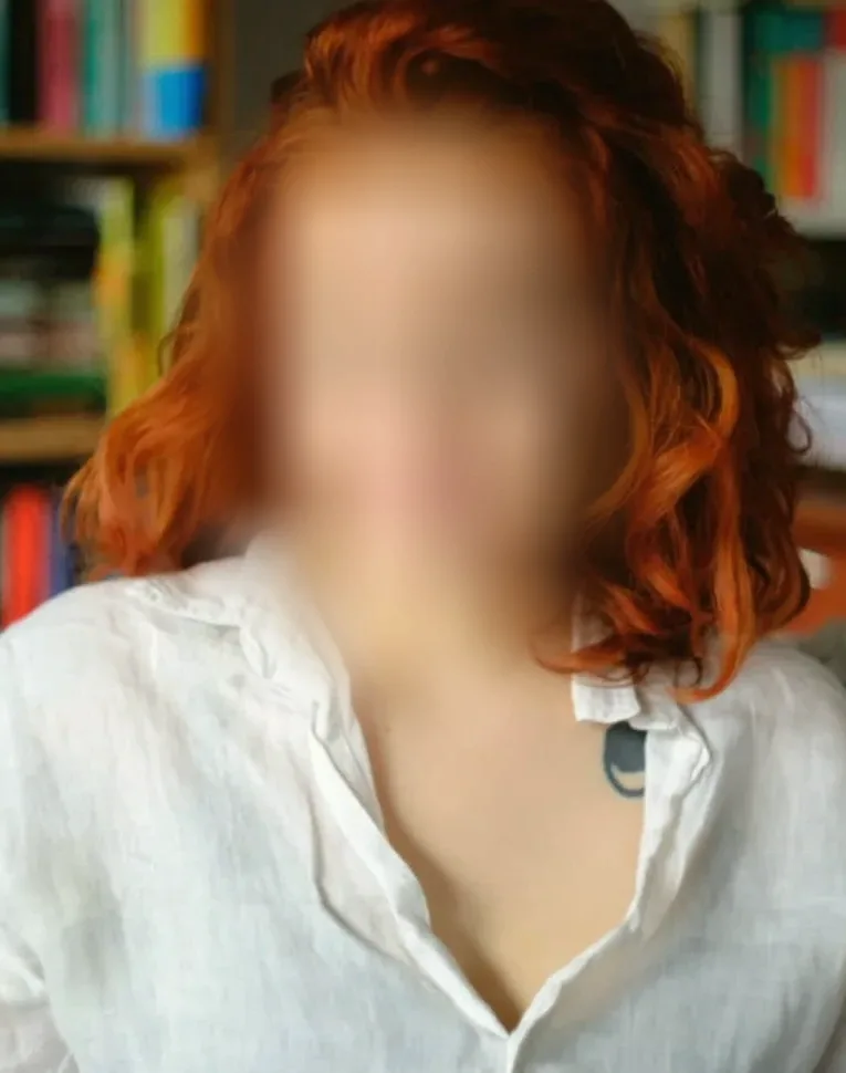 Vanessa, 27